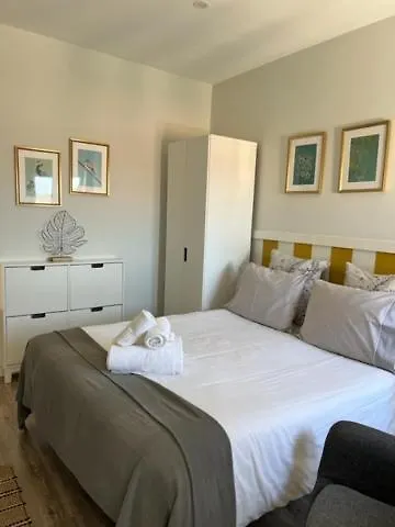 Lovely Monsanto View Studio Apartment In Campolide - 2D Lissabon