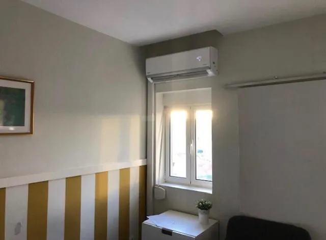 Lovely Monsanto View Studio Apartment In Campolide - 2D Лиссабон
